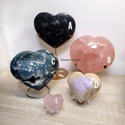HEART on Stand Hati